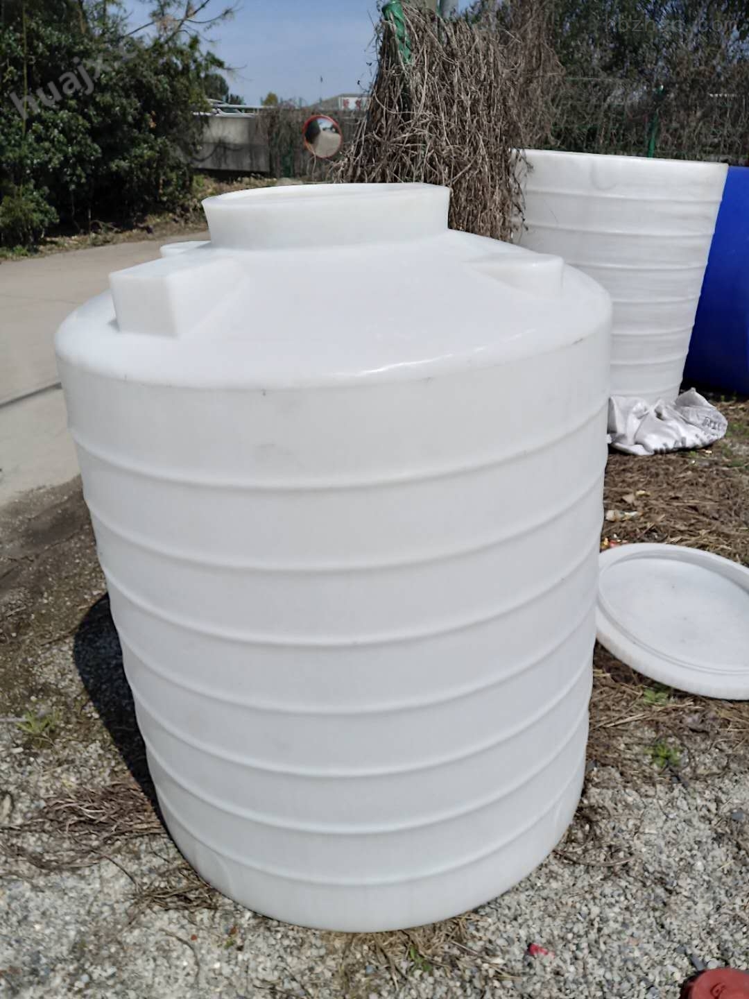 0.5吨立式塑料水箱 0.5立方减水剂储罐